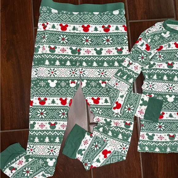 Little Sleepies Disney Fair Isle Mickey Christmas Pajamas Size 7/8 - Picture 3 of 4